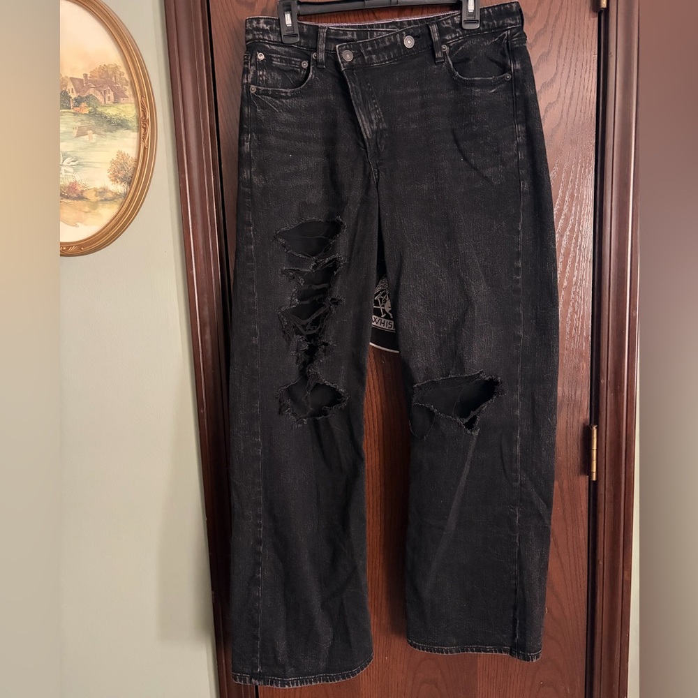 American Eagle x Coco Gauff distressed cross over stovepipe jeans - Picture 2 of 10